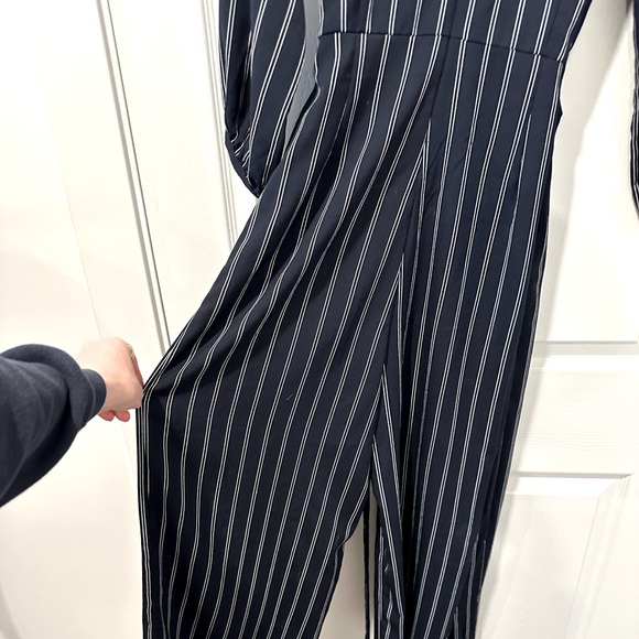 Gap Navy Striped Wide Leg Jumpsuit Wrap Tie Sz 4 - Picture 3 of 4